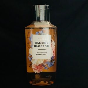 Bath & Body Works- Almond Blossom